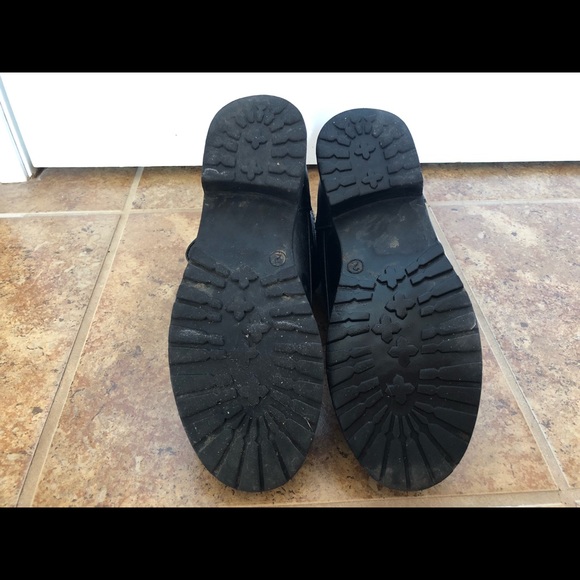 Kids vintage plaid knit black lace up fall/winter ankle boots. - Picture 2 of 3